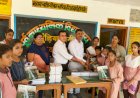 नामांकन वृद्धि के लिए प्रयास: बच्चों को बांटी निशुल्क स्टेशनरी, सम्मान पाकर खिल उठे नौनिहालों के चेहरे