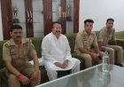 जौहर यूनिवर्सिटी जाने से पहले बसपा नेता नसीम अहमद को पुलिस ने नजरबंद किया