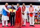एमबीए में टॉप कर खुशी शर्मा ने जीता स्वर्ण पदक