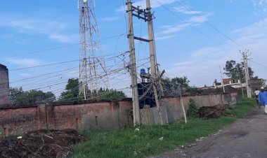 दशकों बाद भी नहीं सुधरी गिरधरपुर की बिजली व्यवस्था!, बिजली विभाग का कारनामा, अधूरे जर्जर तारों को जोड़कर रफूचक्कर हो गया ठेकेदार