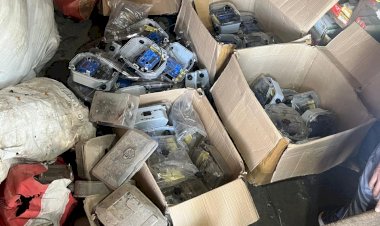 उपभोक्ता लुटते रहे, अधिकारी आंखें मूंदे रहे: बिजली विभाग का बड़ा घोटाला, मीटर घरों तक नहीं, दलालों की जेब तक पहुंचे!