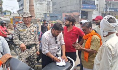 सड़क पर अतिक्रमण करने वालों पर चला नगर निगम का डंडा, 14,700 रुपये जुर्माना वसूला