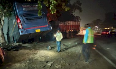 भीषण हादसा, डबल डेकर बस के खाई में लटककी, बाल-बाल बचे 50 यात्री