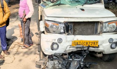 शाही शेरगढ़ मार्ग पर भीषण सड़क हादसा, बाइक सवार दो घायल