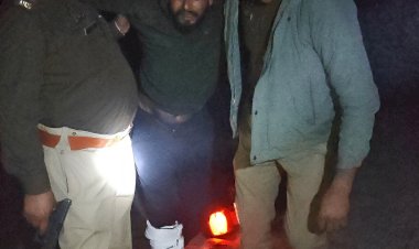 मुठभेड़ में दो शातिर चोर दबोचे