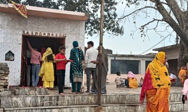 नवरात्रि के पहले दिन मंदिरों में दिखा आस्था का नज़ारा