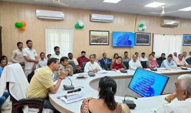 डीएम की सख्ती आरटीई दाखिले और फीस पर सख्त निर्देश