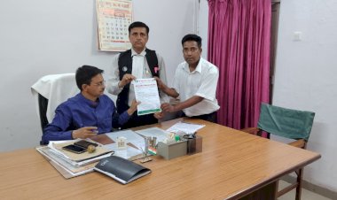 बरेली: देशभर में 'समान शिक्षा प्रणाली' लागू करने की मांग; मुस्लिम मजलिस ने DM को सौंपा ज्ञापन