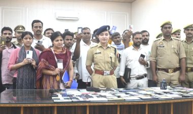 हर मोबाइल के साथ लौटी मुस्कान