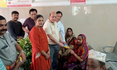 बरेली: प्रधानमंत्री सुरक्षित मातृत्व अभियान के 10 साल पूरे, जिला महिला अस्पताल में गर्भवती महिलाओं को बांटे फल और दवाइयां