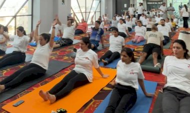 गोल्ड्स जिम बरेली में अंतर्राष्ट्रीय योग दिवस का भव्य आयोजन