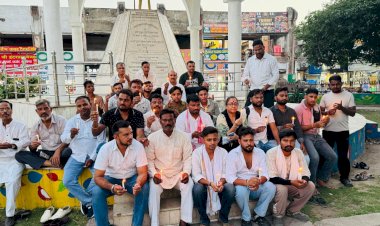 भरत भूषण तिवारी को श्रद्धांजलि, कांग्रेस का कैंडल मार्च