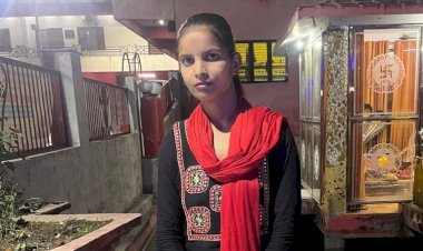 ट्रक की टक्कर से ईको कार पलटी, महिला की मौत