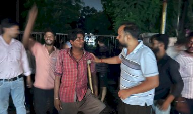 दो दिन से बिजली ठप, ग्रामीणों ने देर रात किया विद्युत उपकेंद्र का घेराव