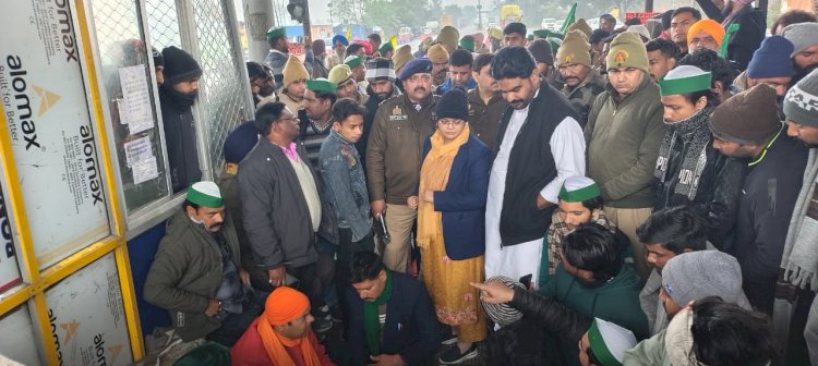किसानों का टोल माफ करना उनका हक: भानु, मुंडिया मुकर्रम टोल पर किसानों ने किया धरना प्रदर्शन