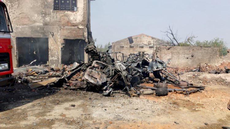 Breaking : बरेली में गैस एजेंसी में भीषण धमाके, 400 सिलेंडरों में विस्फोट से दहशत