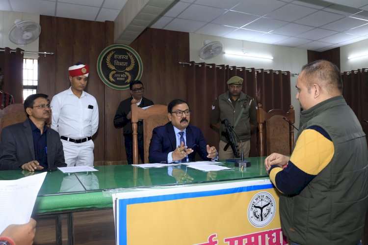 डीएम ने की एसआईआर  कार्यों की समीक्षा