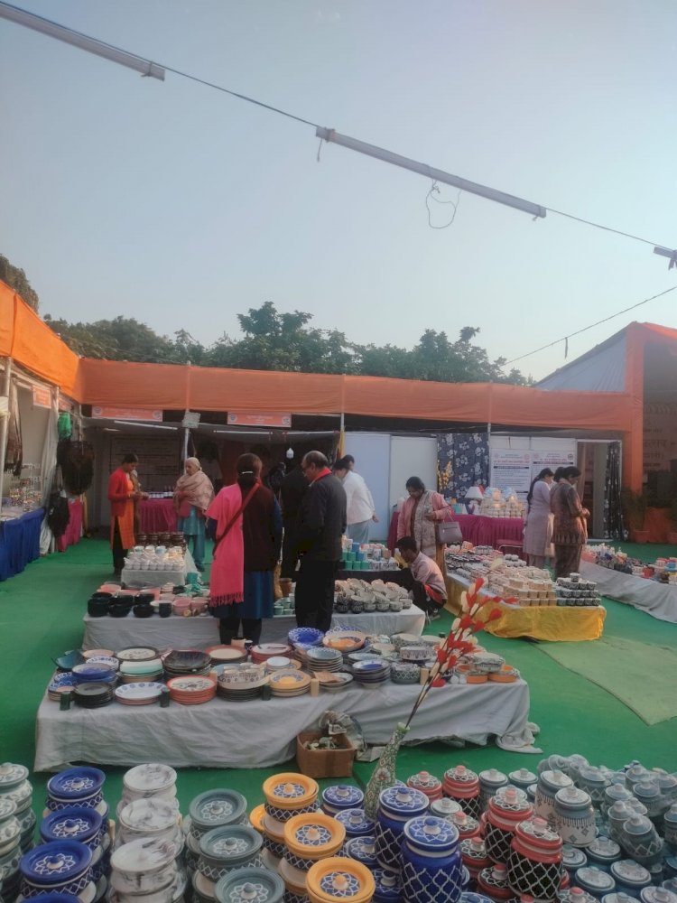 खादी उत्सव में उमड़ी भीड़