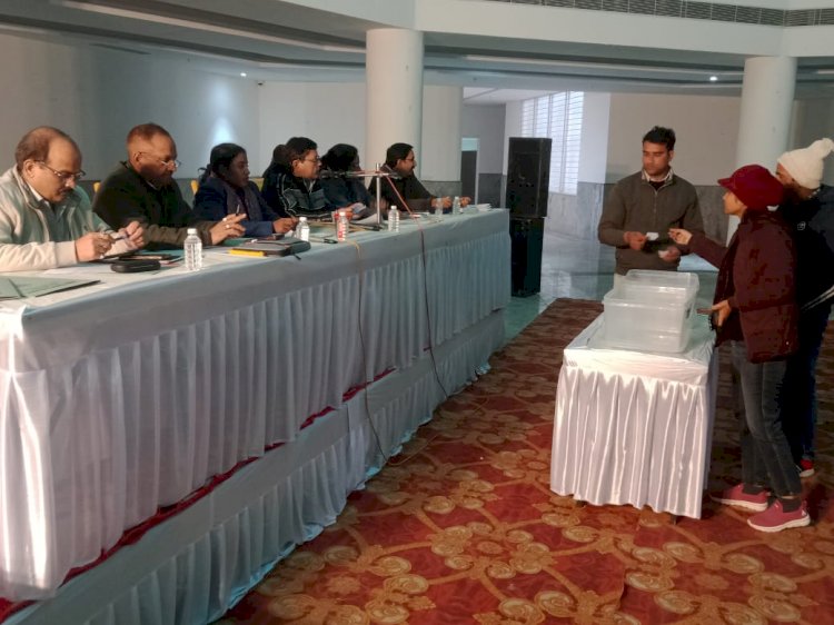 घर के सपनों पर लगी मुहर