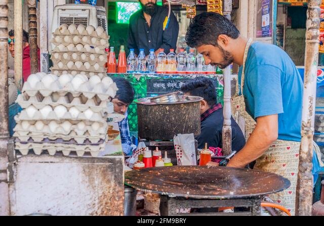 अब खुले में अंडे बेचे तो होगी कार्रवाई