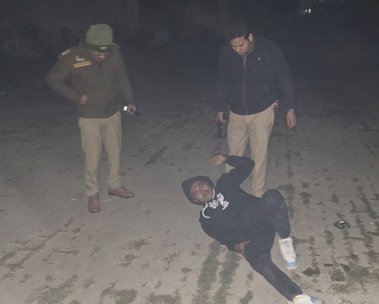 चेकिंग के दौरान पुलिस मुठभेड़, चोरी के दो शातिर बदमाश दबोचे गए