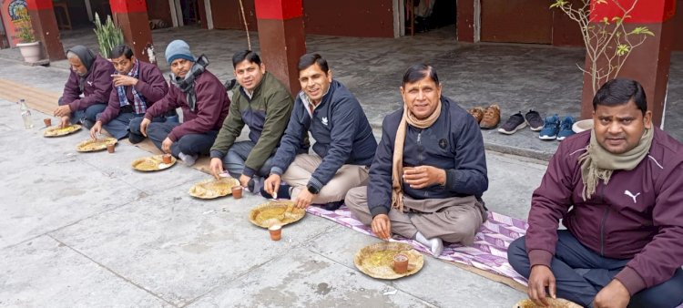 सेंथल में मकर संक्रांति: खिचड़ी प्रसाद और सामाजिक समरसता का उत्सव