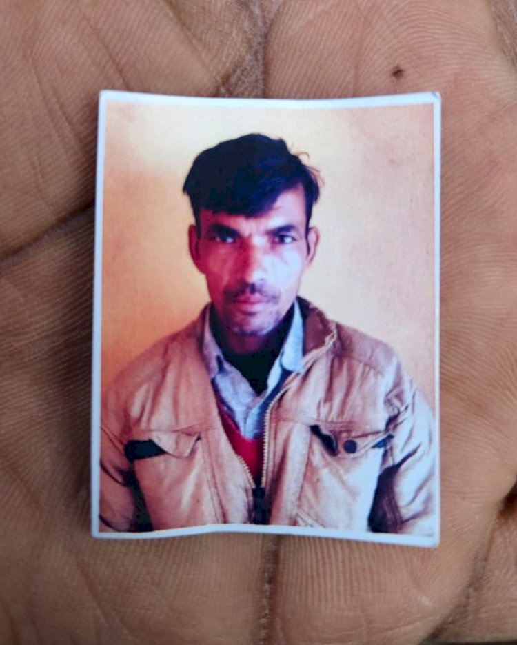 छत पर गोली मारकर हत्या, पत्नी से पूछताछ