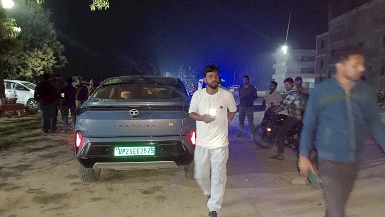 बहेड़ी में कॉलेज प्रबंधक के बेटे की कार पर फायरिंग