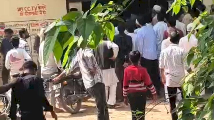 रिछा में गैस की किल्लत: रात में कालाबाजारी के आरोप, सिलेंडर के लिए भटक रहे उपभोक्ता