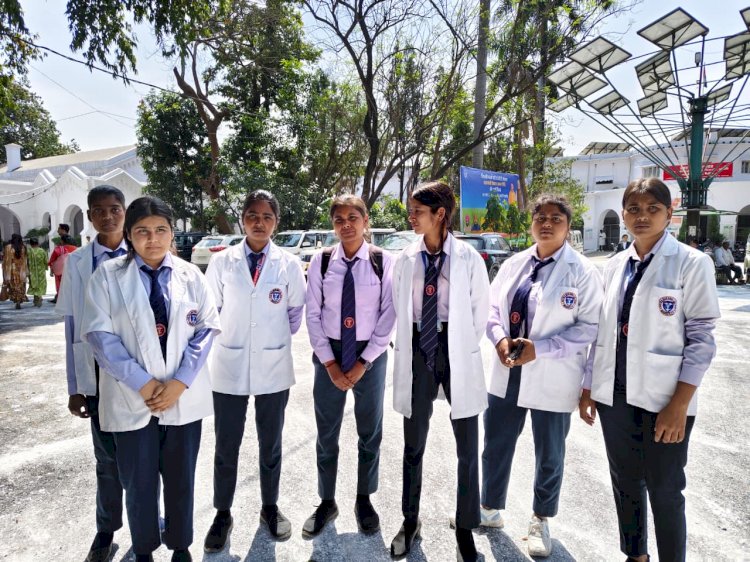 नर्सिंग कॉलेज की प्राचार्या पर छात्रों के गंभीर आरोप