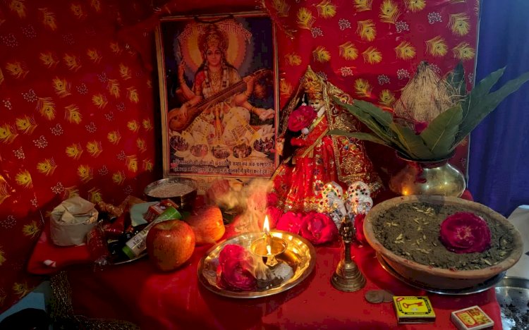 नवरात्रि के पहले दिन मंदिरों में दिखा आस्था का नज़ारा