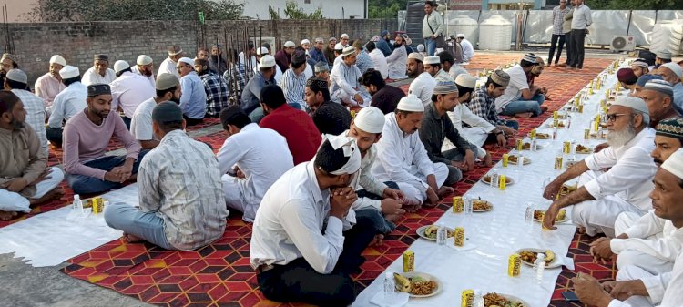 आफताब आई केयर सेंटर में रोज़ेदारों के लिए खास इफ्तार, भावुक माहौल ने छुआ दिल