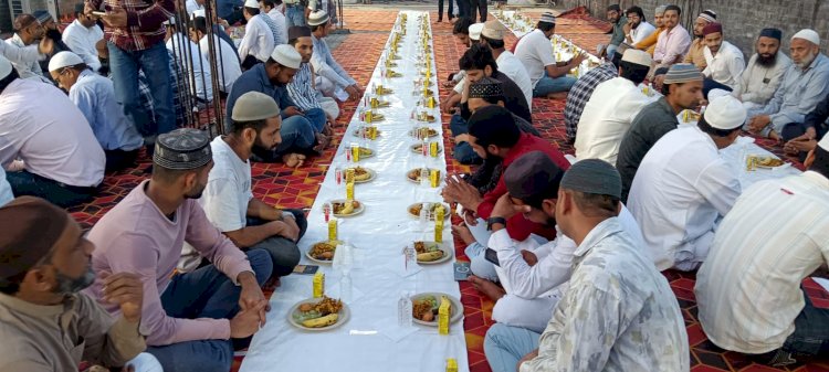 आफताब आई केयर सेंटर में रोज़ेदारों के लिए खास इफ्तार, भावुक माहौल ने छुआ दिल