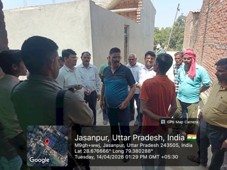 गरीबों के घरों में पहुंची रोशनी, चीफ इंजीनियर