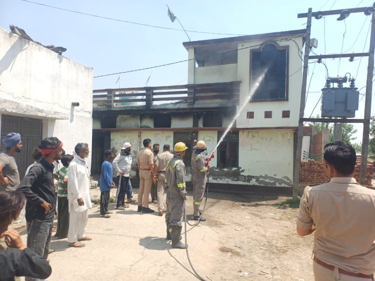 बरेली में सिलेंडर ब्लास्ट से घर में भीषण आग, मिनटों में जलकर राख हुआ सामान