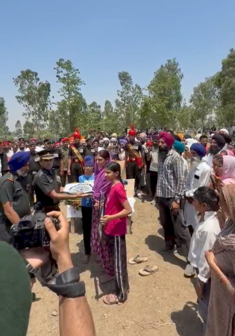 बहेड़ी: सैन्य सम्मान के साथ शहीद मनदीप सिंह को अंतिम विदाई; गमगीन माहौल में गूंजे 'भारत माता की जय' के नारे