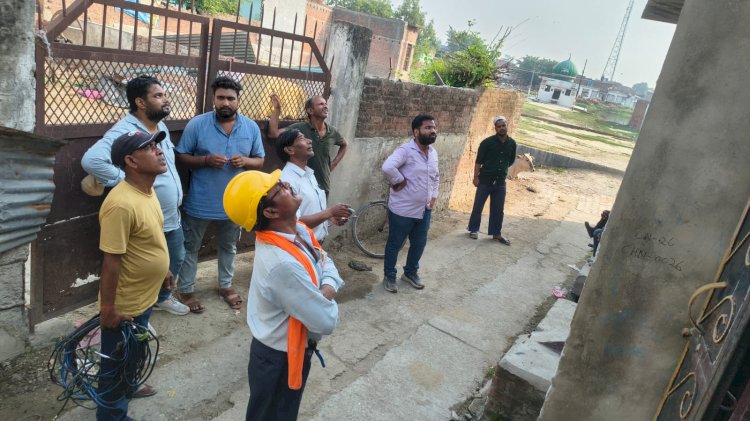 कागजों पर इस्तीफा, हकीकत में हाईटेंशन लाइन पर काम; शाही बिजलीघर का बड़ा कारनामा