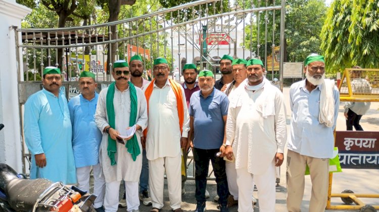बरेली: किसानों की जमीन हड़पने का आरोप, भाकियू (अ) ने कमिश्नर को सौंपा ज्ञापन, आंदोलन की दी चेतावनी