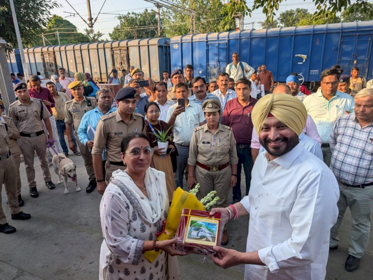 रेल राज्यमंत्री रवनीत सिंह बिट्टू ने परखी मुरादाबाद स्टेशन की व्यवस्थाएं