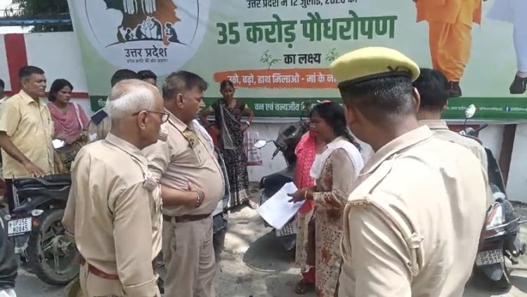 बहेड़ी की महिला ने एसएसपी कार्यालय के बाहर डीजल छिड़ककर आत्मदाह का प्रयास