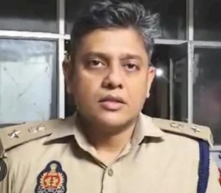 मासूम की चीख ने हिला दी वर्दी