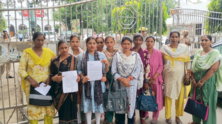 बैंक सखियों ने मानदेय बढ़ाने और सीधे भुगतान की मांग उठाई