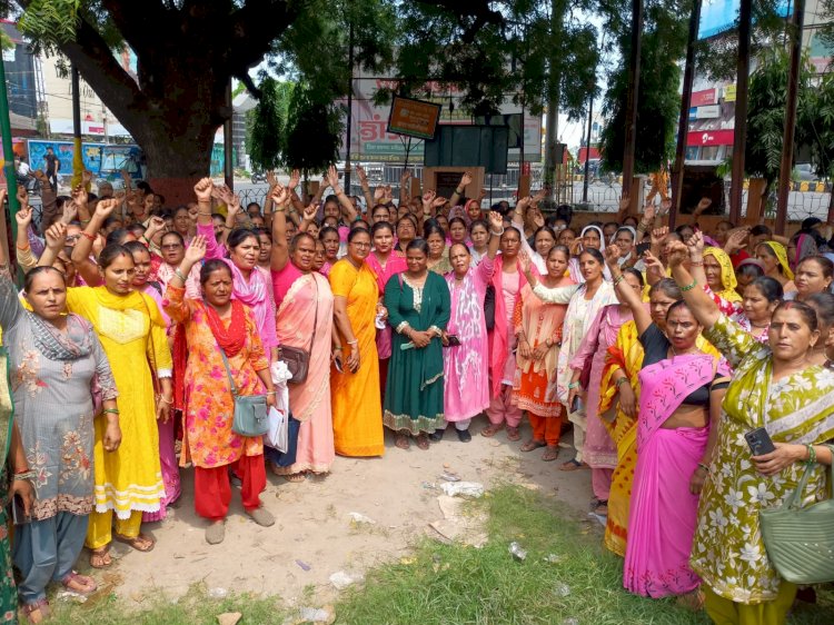 2500 रुपये प्रोत्साहन राशि को मूल मानदेय में शामिल करने की मांग