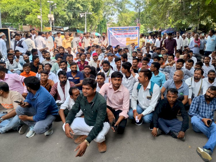 पम्प ऑपरेटरों ने 20 हजार रुपये मानदेय की मांग उठाई